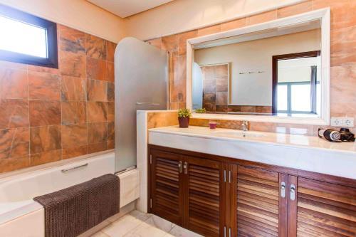 Hipoclub Villas, Zafiro 16 Villa