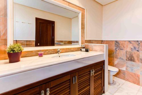 Hipoclub Villas, Zafiro 16 Villa