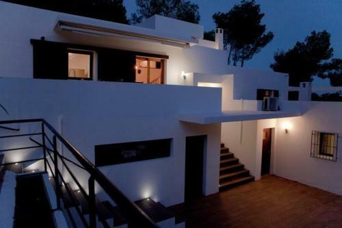Playa D'en Bossa Villa Sleeps 8 Pool Air Con Wifi
