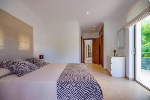 Platja De Muro Villa Sleeps 8 Pool Air Con Wifi