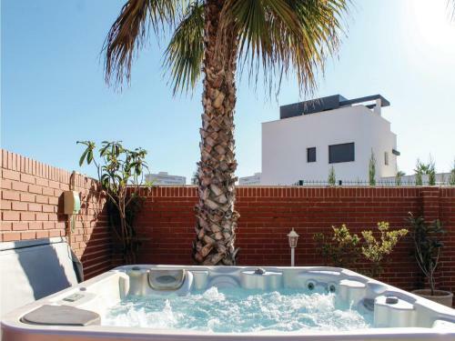 Four-bedroom Holiday Home In Playa Honda