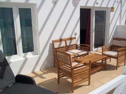 Playa Honda Apartment Sleeps 4 Pool Wifi
