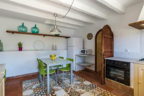 Pollenca Villa Sleeps 6 Wifi