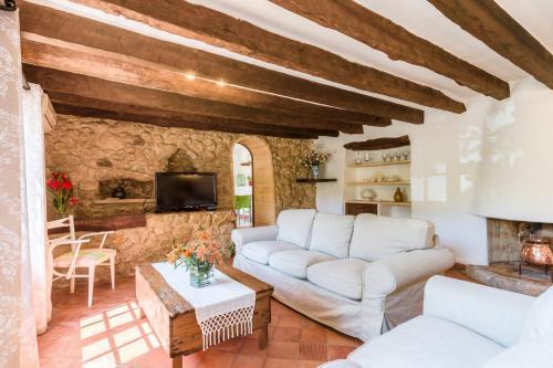 Pollenca Villa Sleeps 6 Wifi