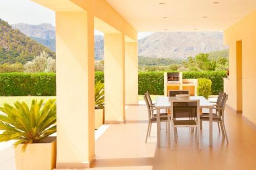 Pollenca Villa Sleeps 6 Pool Air Con Wifi T251852