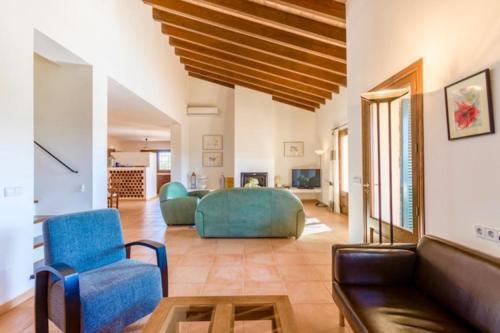 Pollenca Villa Sleeps 8 Pool Air Con Wifi T251881