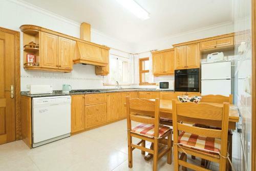 Cala San Vicente Villa Sleeps 6 Air Con Wifi