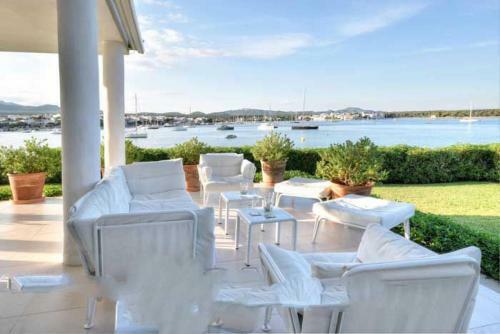 Portocolom Villa Sleeps 10 Air Con Wifi