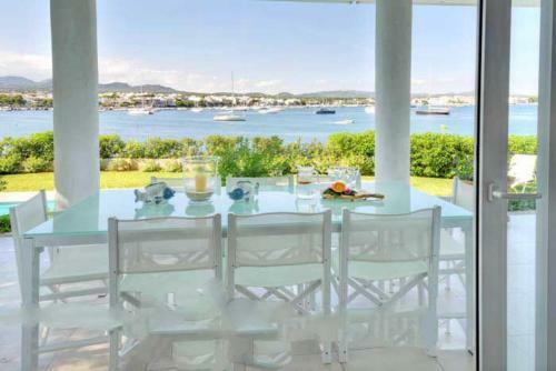 Portocolom Villa Sleeps 10 Air Con Wifi