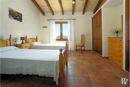 S'horta Villa Sleeps 10 Pool Air Con Wifi