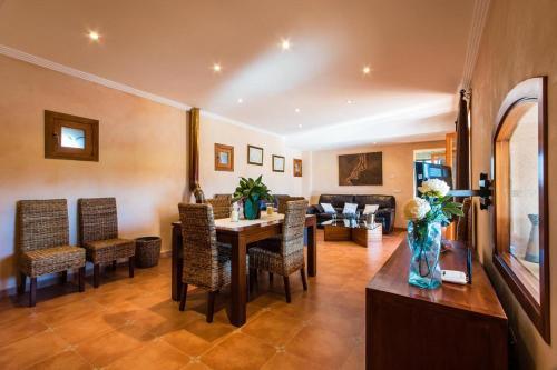 Sa Pobla Villa Sleeps 8 Pool Air Con Wifi