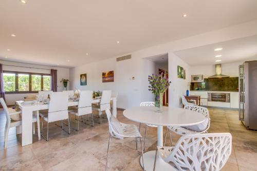 Sa Pobla Villa Sleeps 9 Pool Air Con Wifi