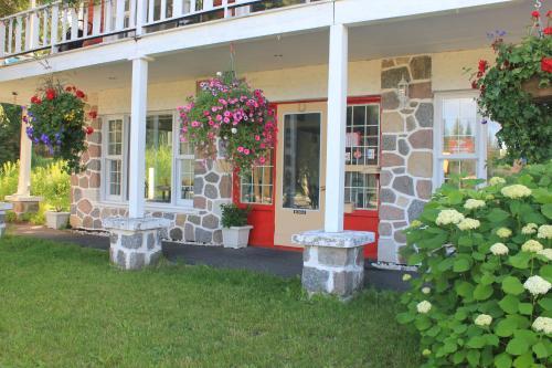 Hotel Motel Des Pays D'en Haut