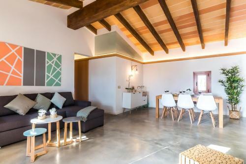 Sant Llorenc Des Cardassar Villa Sleeps 12 Pool