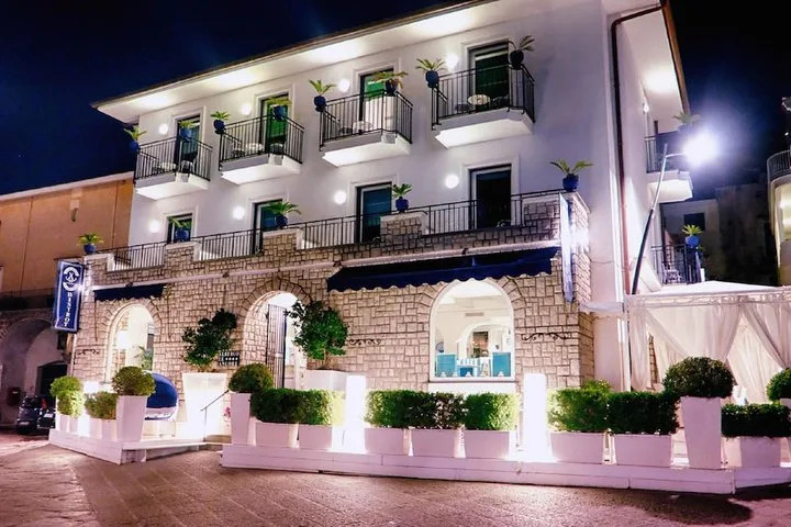 Hotel Le Ancore(.)