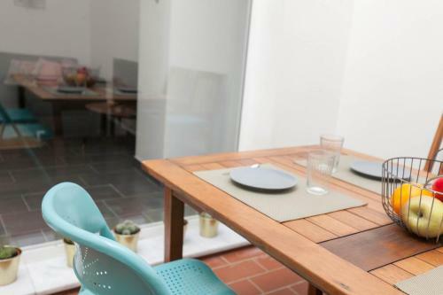Modern And Spacious Apartment. Private Patio