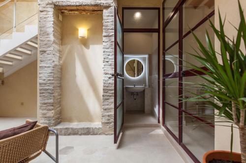 Fantastic 3-floor Apartment With Private Terrace