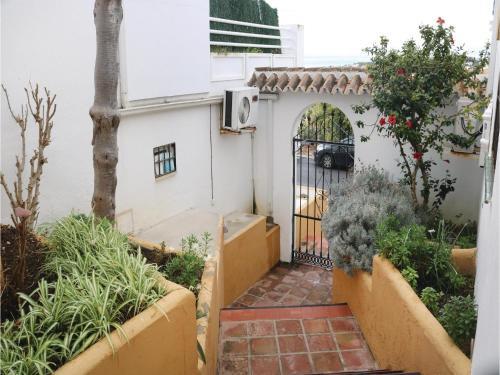 Two-bedroom Apartment In Las Lagunas De Mijas