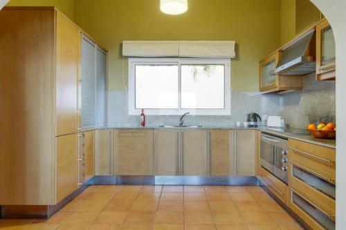 Son Bou Villa Sleeps 13 Pool Air Con Wifi