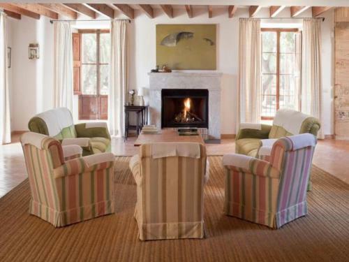 Son Serra De Marina Villa Sleeps 16 Pool Air Con