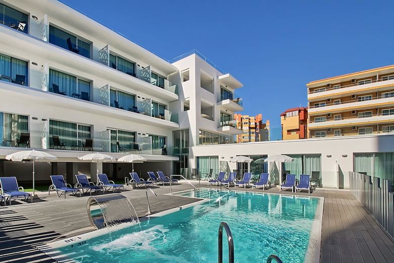 Apartamento Carihuela Suites