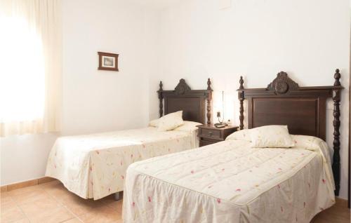 Five-bedroom Holiday Home In Zagrilla Baja