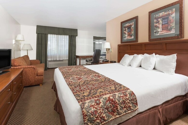 Hotel Baymont Inn And Suites Yreka