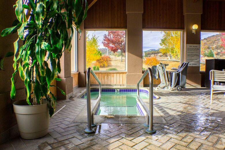 Hotel Baymont Inn And Suites Yreka