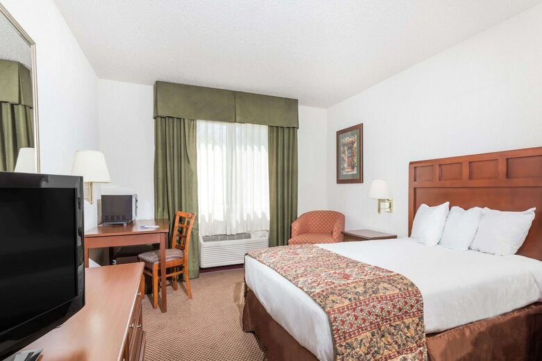 Hotel Baymont Inn And Suites Yreka