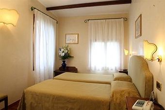 Hotel Pensione Accademia Villa Maravege