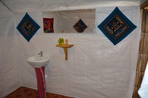 Uros Aruntawi Lodge