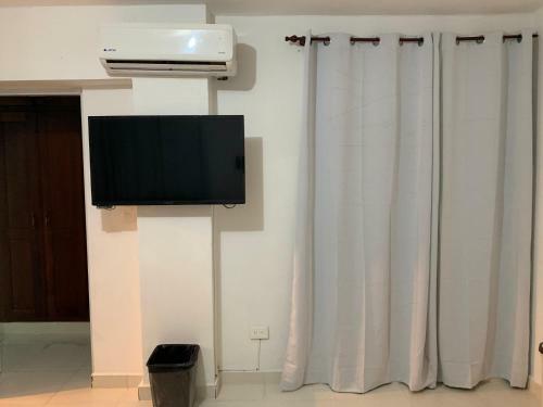 2 Bdr Apartment, Best Location, Ac, Wifi, Netflix
