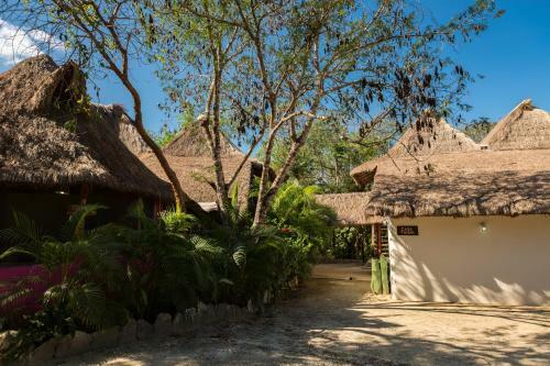 Lodge Pueblito Selva Chemuyil