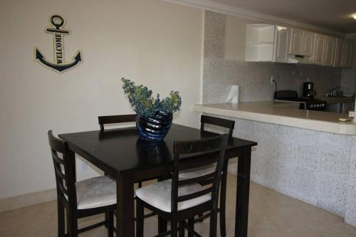 Modern Villa Near Beach & Marina- Ixtapa