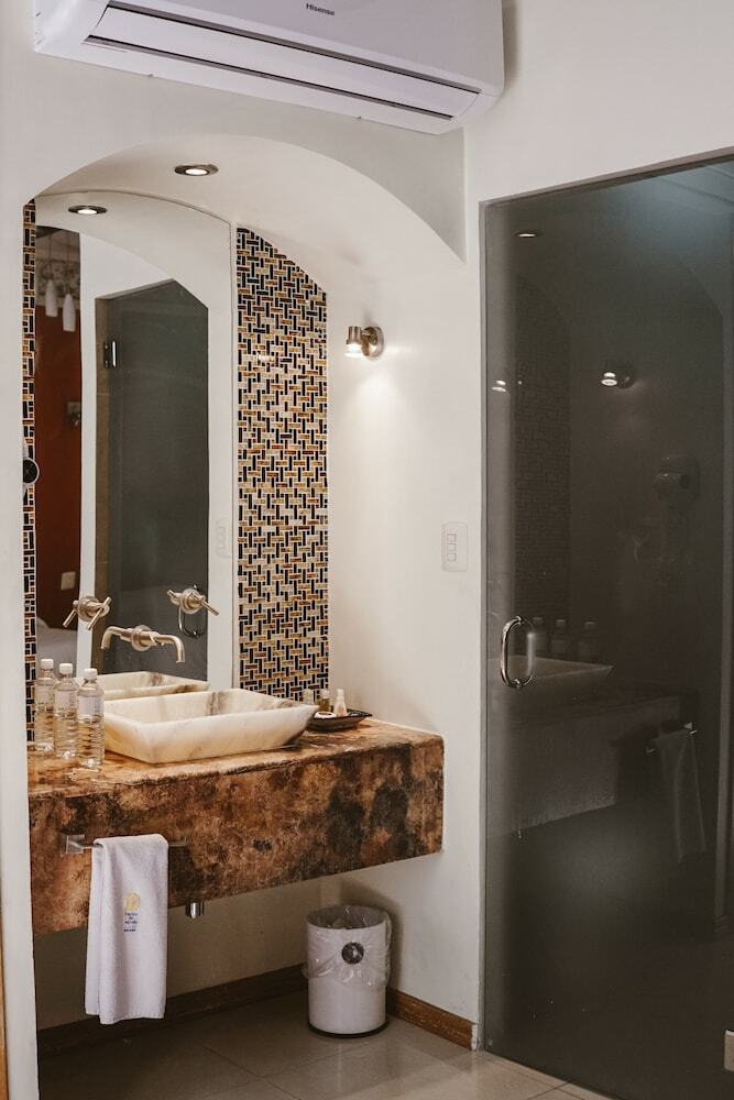 Hotel Puebla De Anta�o