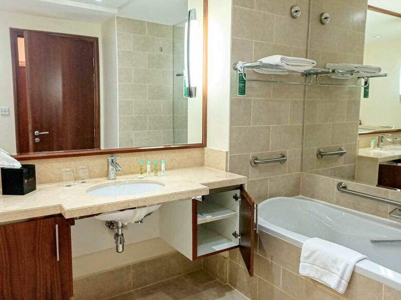 Hotel Ramada By Wyndham Downtown Dubai