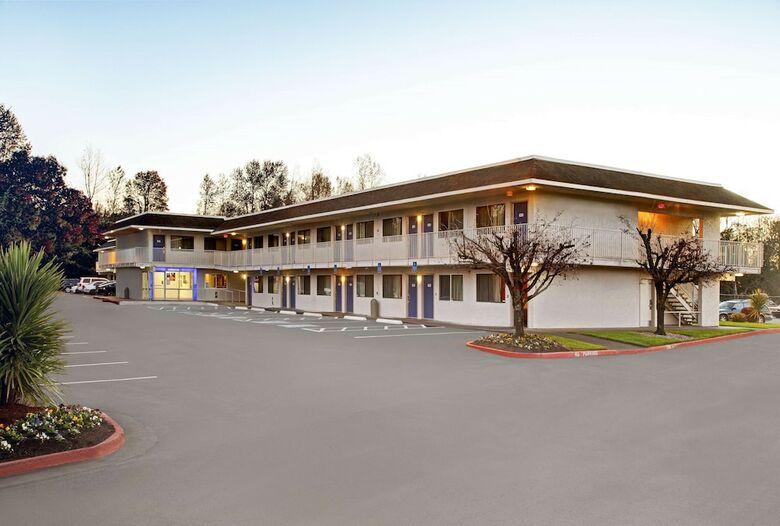 Hotel Motel 6 Portland East