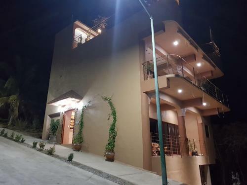 Casa Arcoiris Zihuatanejo B&B