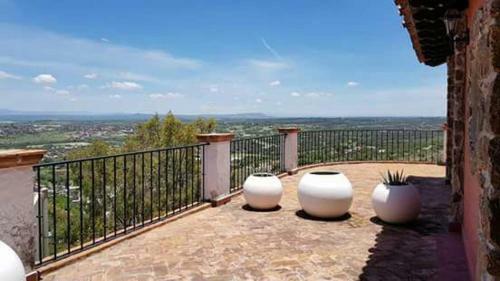 B&B Balcones