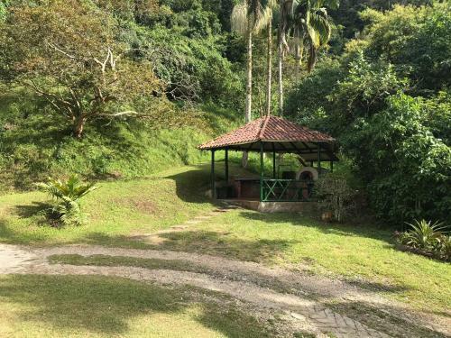Lodge Mountain Getaway Near Bogota