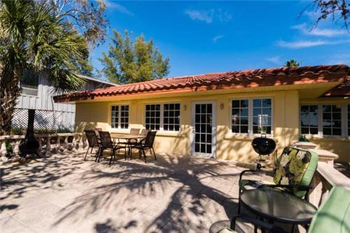 Anna Maria Escape Two Bedroom Villa