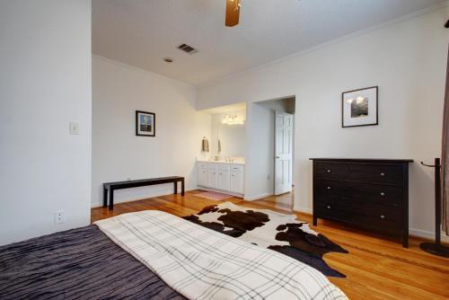 Downtown Austin Bungalow