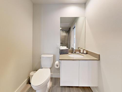 Apartamento 1800 E 4th Street Condo #356