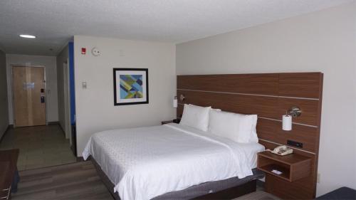 Holiday Inn Express Hotel  Suites Greensboro-