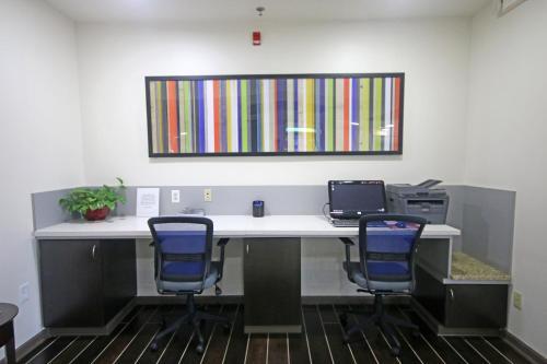 Holiday Inn Express Hotel  Suites Greensboro-
