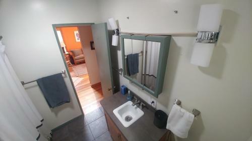 Bellingham Bungalow - Gas Fireplace & Garden!