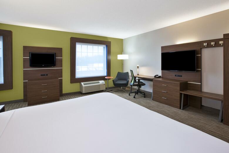Holiday Inn Express Hotel  Suites Manchester-