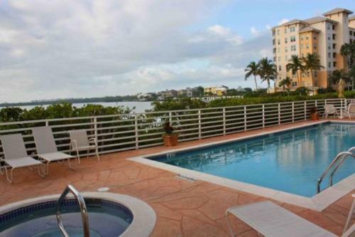 Apartamento Hickory Bay West - Two Bedroom Condominium 204