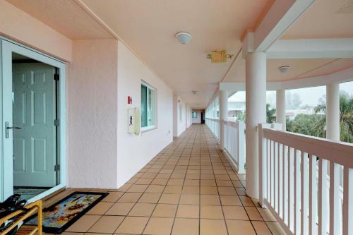 Anna Maria Island Club 40