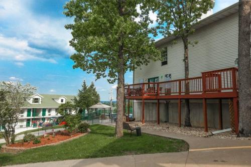 Hotel Branson Surrey Inn